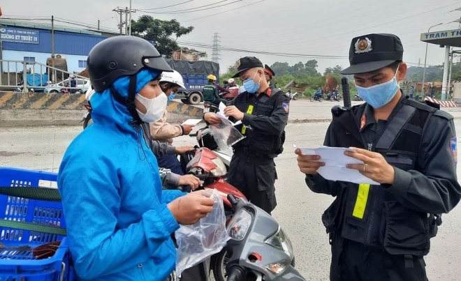 Bộ Giao thông vận tải yêu cầu các cơ quan, đơn vị liên quan tiếp tục thực hiện nghiêm các giải pháp ngăn chặn, phát hiện, cách ly, khoanh vùng dập dịch, điều trị tích cực. (Nguồn ảnh: luatvietnam.vn)